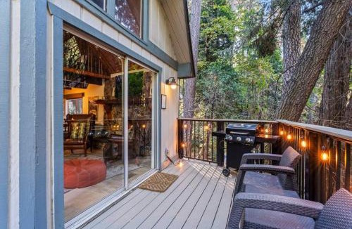 Arrowhead Villas House | Fleming Creek Hideaway, Next to Creek, Fire-Pit!