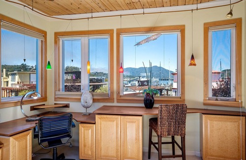 Marin City Boat Rental | Floating Home in Sausalito! 3 Floors with 2BR 3BA