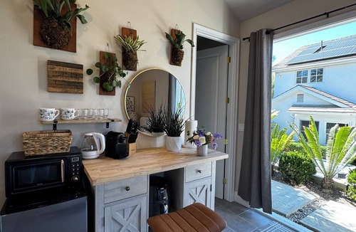 Malaga Cove Apartment | Flora Casita