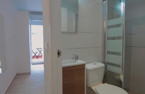 Apple Valley House | For lite travel cozy room with 40inch AndroidTV