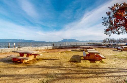 Lakeport House | Forbestown Carriage House