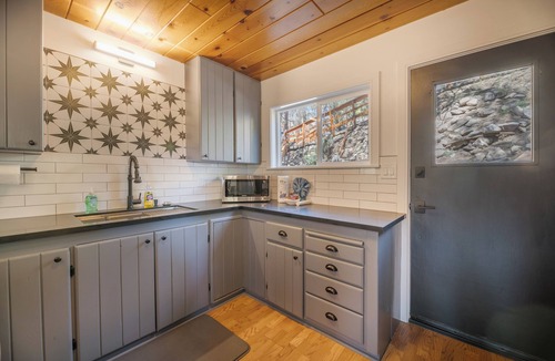 Fawnskin House | Forest Escape - Secluded Feeling, Forest Views, Fireplace, Deck