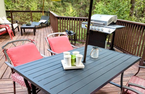 Apple Hill House | Forest Garden Adventure Cabin in Apple Hill