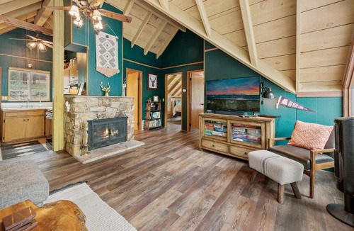 Upper Moonridge House | Forest Glen