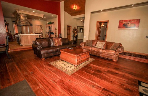 Evergreen Estates House | Four Happy Bears Estate #1277