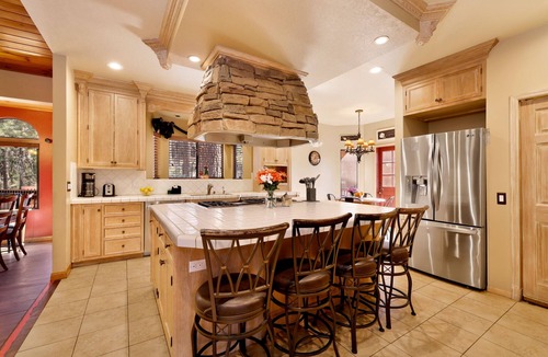 Evergreen Estates Cabin | Four Happy Bears Estate- Hot Tub- Games- Ski Resort Location