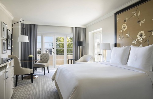 Beverly Grove Hotel | Four Seasons Los Angeles at Beverly Hills