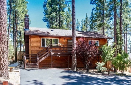 Eagle Mountain Estates House | Fox Farm, Cozy cabin with a game room, hot tub, & 2 decks in a great location!