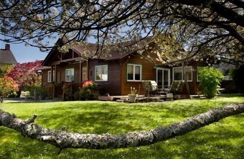 Ferndale House | Francis Street Vacation Home. Ferndale, California