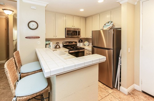 Oceanside Condo | FREE $100 Gift Card with stays 7+ nights - E109 North Coast Village