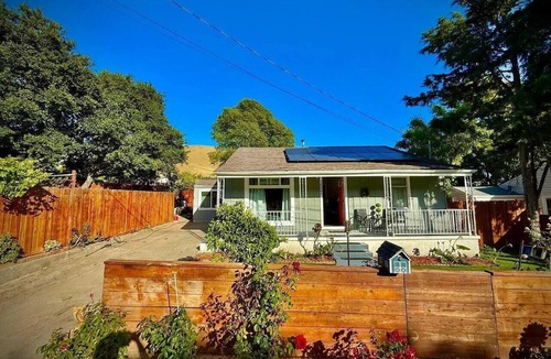 Fremont House | Fremont - 6 bedroom 3 bath