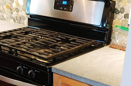 North Upper Truckee Ski Chalet | *FRESH INTERIOR REMODEL!* Cabin in the Pines. Garage, Hot Tub, Washer/Dryer