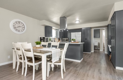 Fresno House | Fresno House| Air Hockey| Private Parking|4/2:Wow!