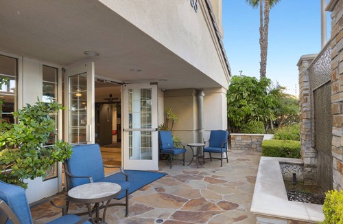 Anaheim Resort House | Friends and Family Disney Getaway! Two Studio Suites w/Full Kitchens! Pool!