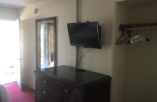 Anaheim Resort Hotel | Frontier Motel