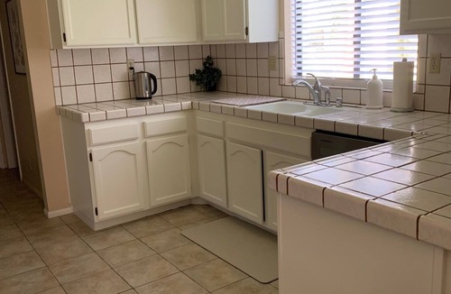 Palmdale Condo | Fully Furnished, 3 King Bedrooms, Townhouse on Bluebird Lane, Palmdale
