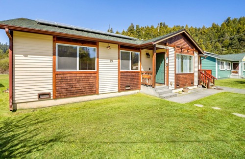 Orick Cabin | Fun Getaway w/ Two Separate Spaces, Gas Grill, Free WiFi & Private Patio