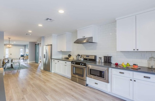 Anaheim Colony Historic District House | Funtierland + Helena + Pool + Game Room + Wifi