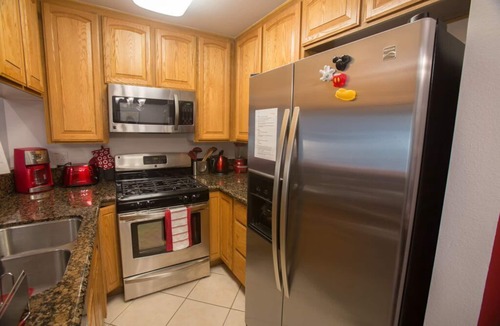 Hermosa Village Condo | Funtierland + Radiator Springs + Walk to Disneyland +Pool
