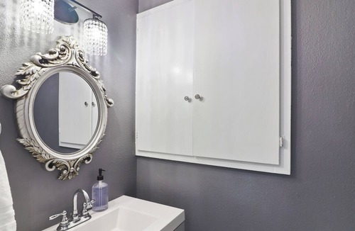 Anaheim Colony Historic District House | Furnished and Private Master Bedroom —Marble Home 5 min from Disneyland!