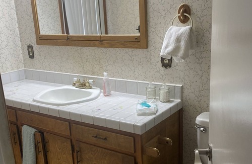 Coalinga House | Furnished home with pool in Coalinga, Ca