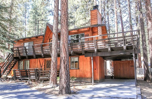 Summit Estates House | Gallagher's West - Pine surrounded deck and barbecue, Bumper Pool and Wet bar and Darts