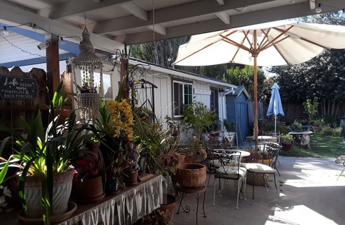 Salinas Cottage | Garden Chalet walking distance to Oldtown Salinas