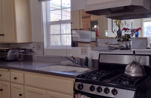 North and East Cottage | Garden Cottage- East Hill Richmond near San Francisco, Wine Country, Bay, casino