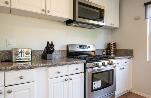 Encino House | Garden Home - Easy access to Tourist Attractions