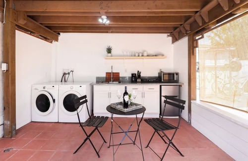 Gardena Apartment | Garden Suite! 10 mins. to Beach🏖 , Close to LAX✈️