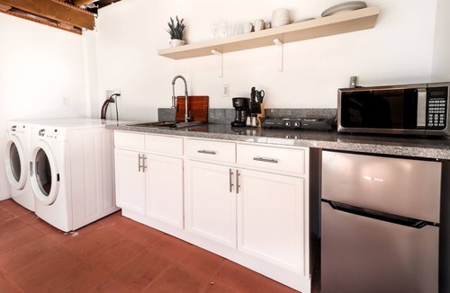 Gardena Apartment | Garden Suite! 10 mins. to Beach🏖 , Close to LAX✈️