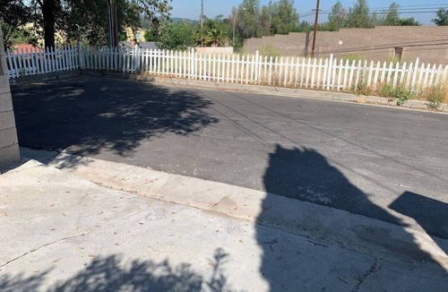 Woodland Hills Apartment | Garden View Charming Cozy studio in nice Los Angeles -AC and Highspeed Internet