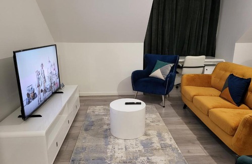 Plumstead Apartment | Garland Modern 2 Bedroom Apartment With Parking London