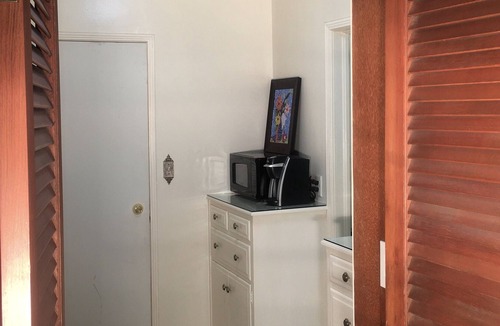 West Park Community Apartment | Garnsey Suite near downtown