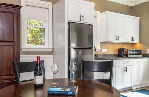 Santa Ynez Cottage | Gastro HQ: Luxe Studio, Walk To Best Restaurants, L2EV, Sleeps 4, Unit 5 Madera
