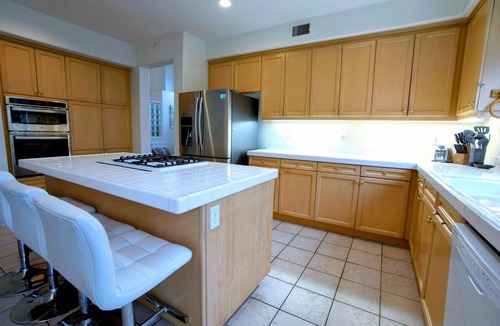 Tustin House | Gated 3BR 2.5BTH w/Pool and Spa in Tustin