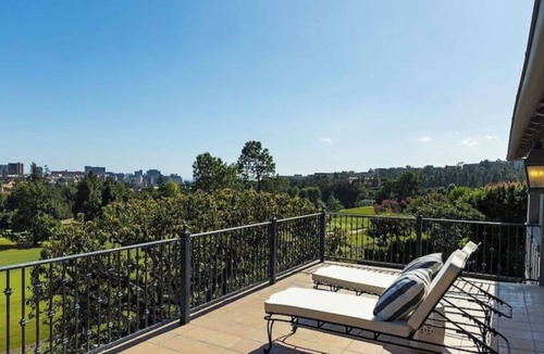 Bel Air House | Gated Bel-Air Mansion w/Pool + Golf Course Views