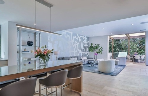 Sawtelle House | Gated Brentwood Estate with Pool and Tennis | 5 Bed | 5 Bath