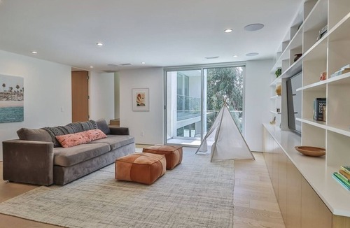 Sawtelle House | Gated Brentwood Estate with Pool and Tennis | 5 Bed | 5 Bath