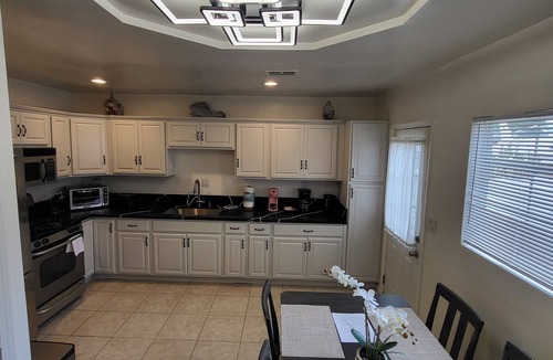 North Hollywood House | Gated Family Home in NOHOn