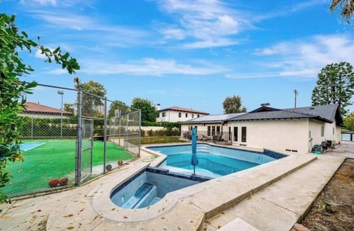 Woodland Hills House | Gated Modern 6BR w/Tennis, Basketball, Pool, Spa