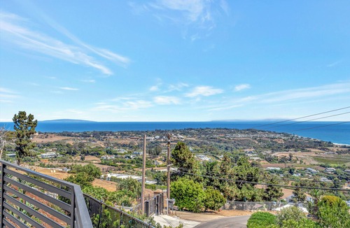 Western Malibu House | Gated Ocean View Horizon Hills Estate with Pool, Spa & Panoramic Roof Deck!