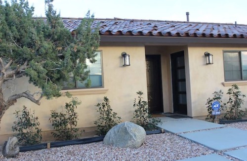 Palmdale House | Gated, Private Spanish-style Casita