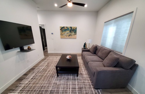 Reseda Apartment | Gated1BD/1BTH Unit/Queen Bed/Queen Sofa Bed/Parking/EV Charger