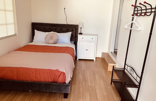 Hacienda Heights Apartment | Gateway to Adventure | Private Entrance & Bath