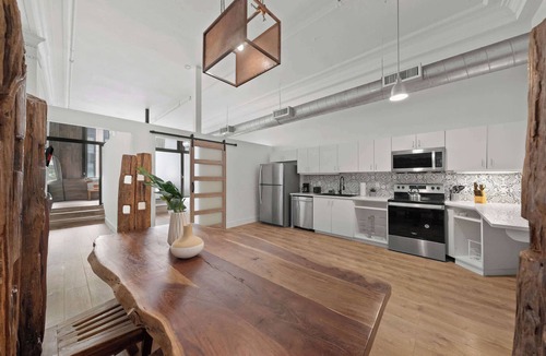 East Village Apartment | Georgeous APT Full Kitchen Netflix + Prime Spot