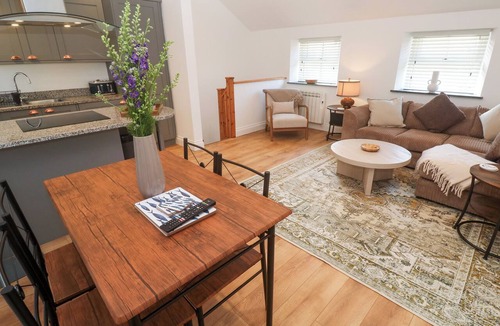 St Just Cottage | GEWS FARM LODGE, pet friendly, with a garden in St Just