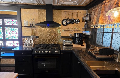 Mariposa Cabin | Gilded Gateway: 2 bed 2 bath 1880S Miners Cabin Minutes from Historic Mariposa