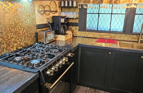 Mariposa Cabin | Gilded Gateway: 2 bed 2 bath 1880S Miners Cabin Minutes from Historic Mariposa
