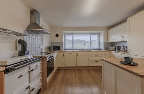 Breakish House | Gillean House-Spectacular beachfront property-Skye